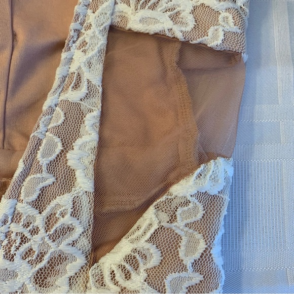PROM? 😍 NWT White Floral Lace Halter Gown Beaded Belt Juniors 5 Nude Lining - Picture 10 of 16